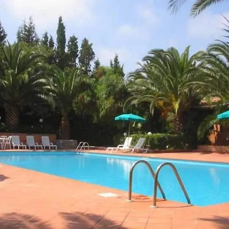 Pleasant In Sant Irene Torre Vecchia With Pool アパート San Costantino